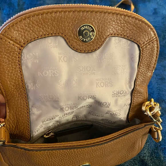 Michael kors crossbody purse - Picture 5 of 6